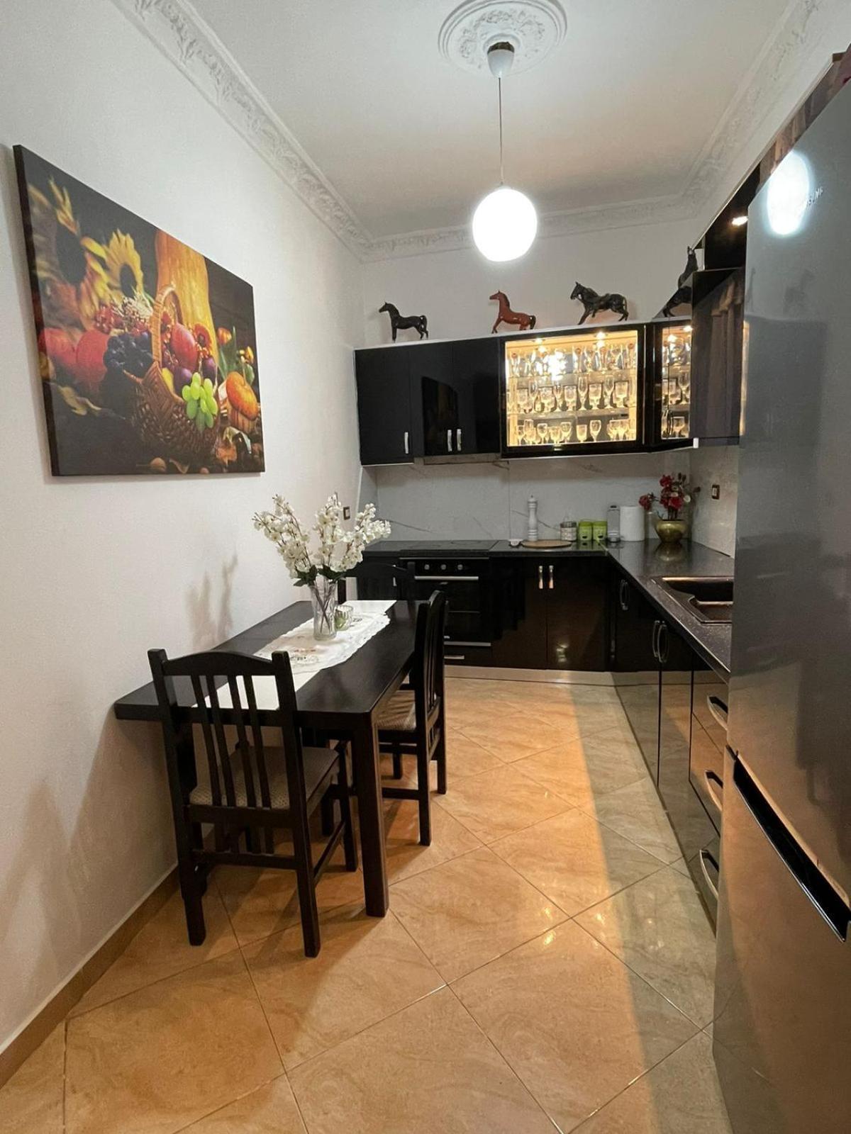 Anel'S Guesthouse Berat Dış mekan fotoğraf